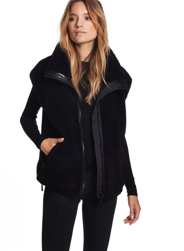 Women SAM. Vests-Sherpa Vest