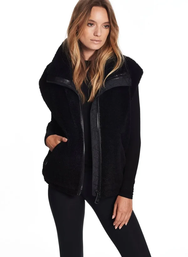 Women SAM. Vests-Sherpa Vest