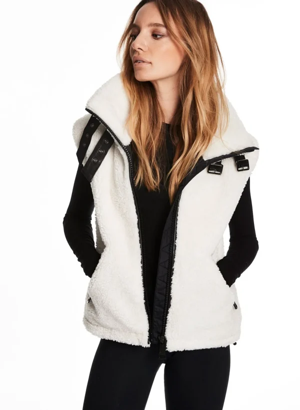 Women SAM. Vests-Sherpa Vest